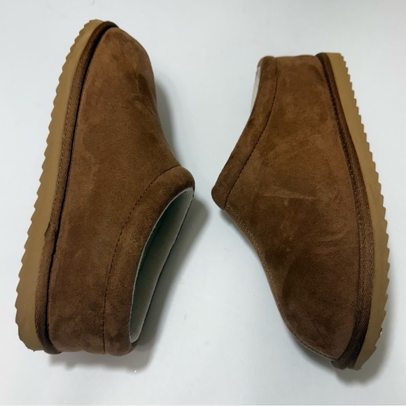 Old Navy Kids Size XXL (5Y-6Y) Cozy Brown Slip-On Clog Slippers - Picture 8 of 15